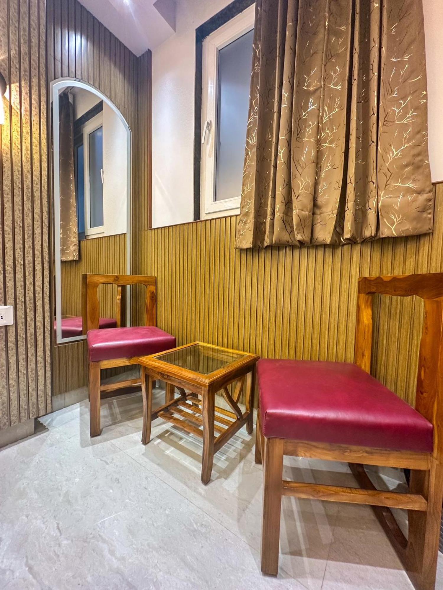 Delhi Delight Premium Bed & Breakfast นิวเดลี ภายนอก รูปภาพ