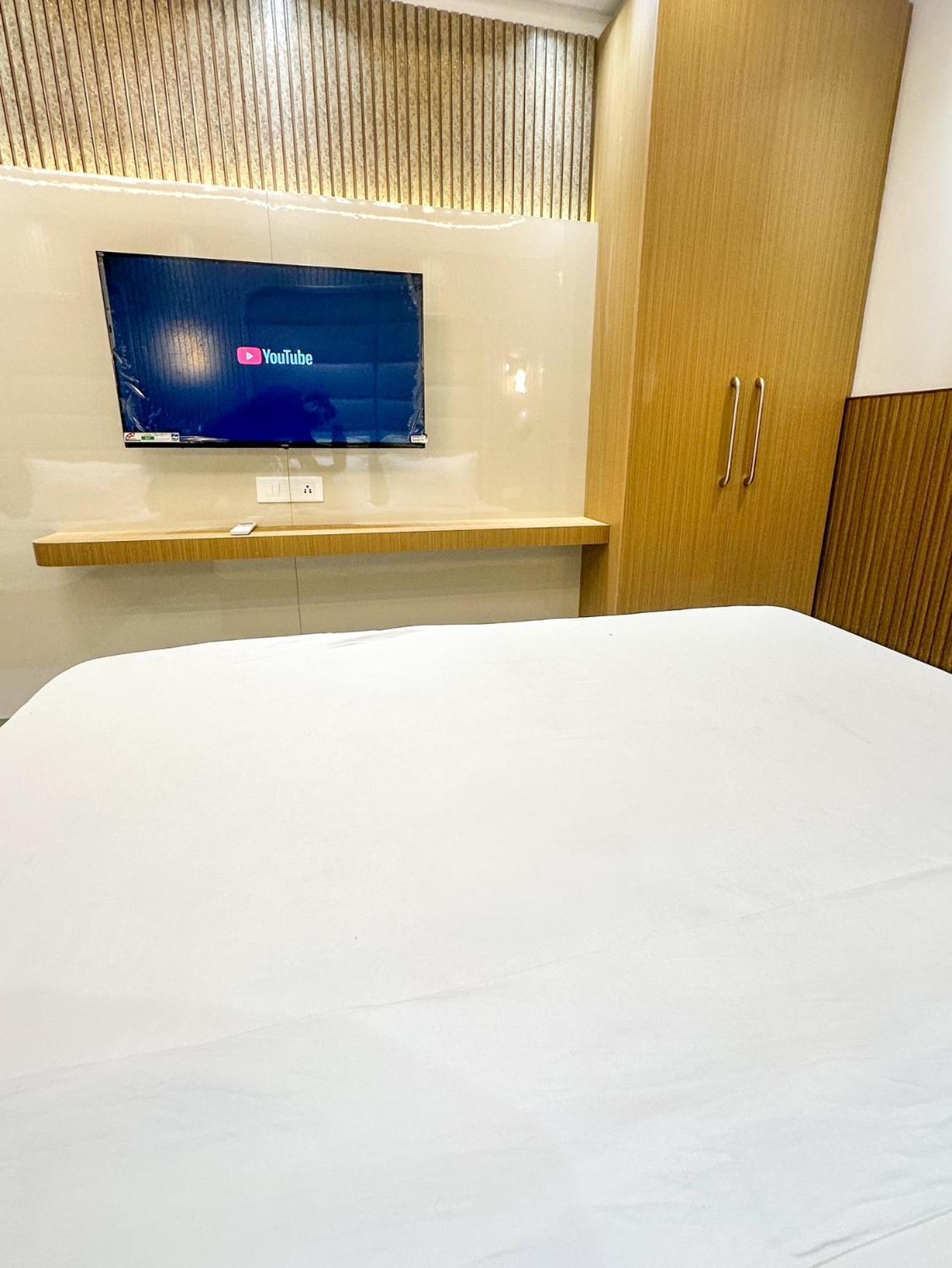 Delhi Delight Premium Bed & Breakfast นิวเดลี ภายนอก รูปภาพ