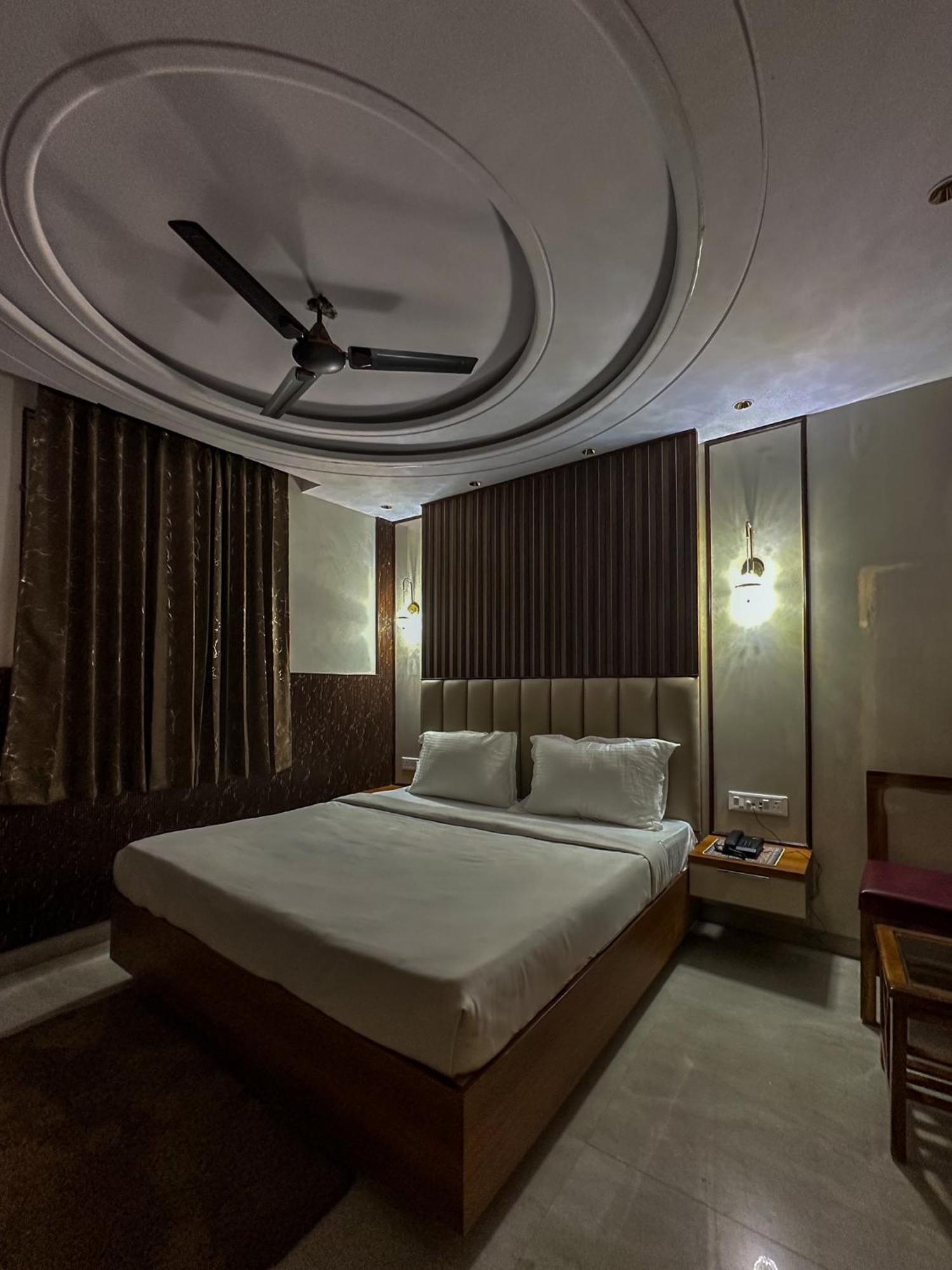 Delhi Delight Premium Bed & Breakfast นิวเดลี ภายนอก รูปภาพ