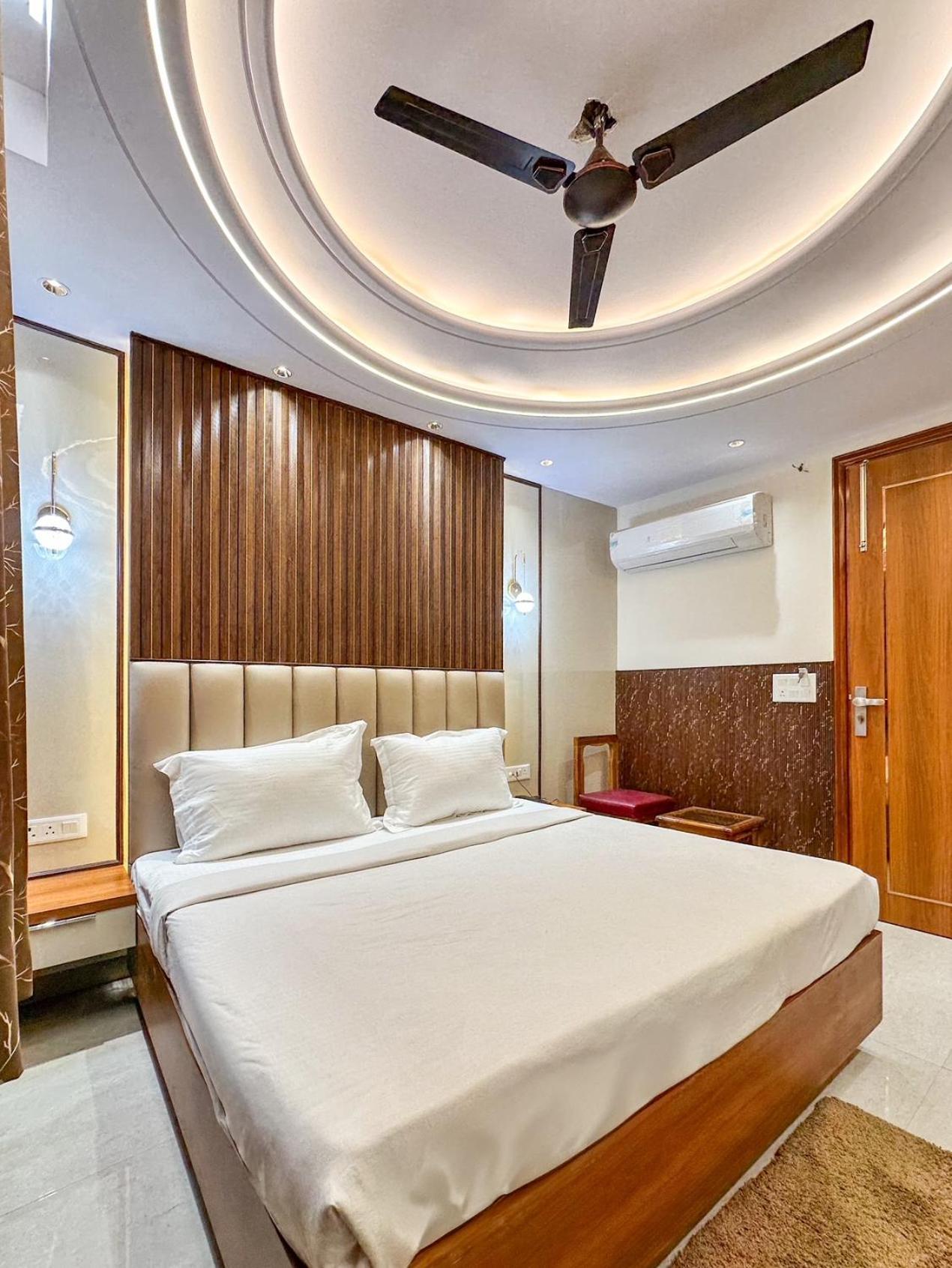 Delhi Delight Premium Bed & Breakfast นิวเดลี ภายนอก รูปภาพ