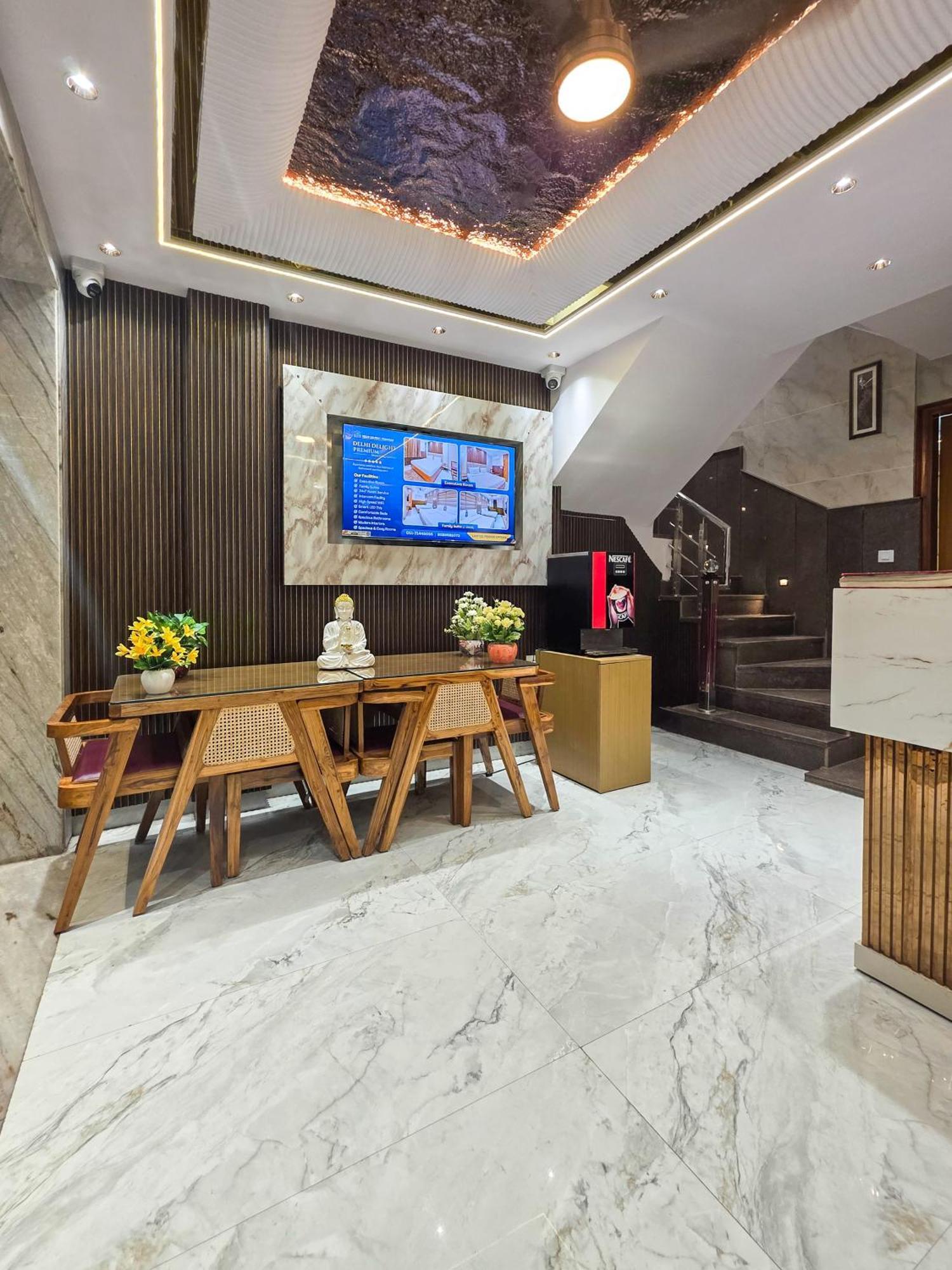 Delhi Delight Premium Bed & Breakfast นิวเดลี ภายนอก รูปภาพ