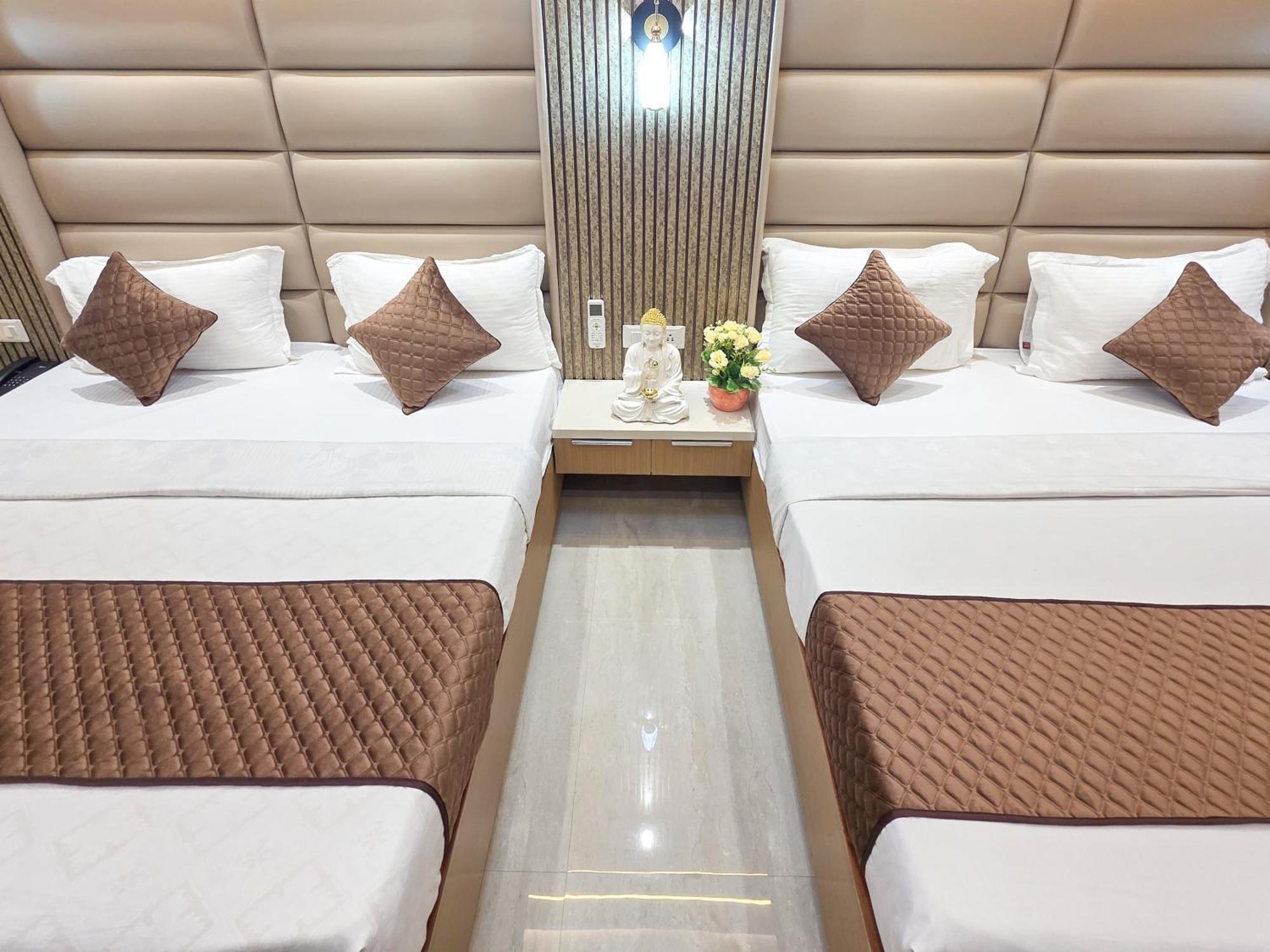 Delhi Delight Premium Bed & Breakfast นิวเดลี ภายนอก รูปภาพ