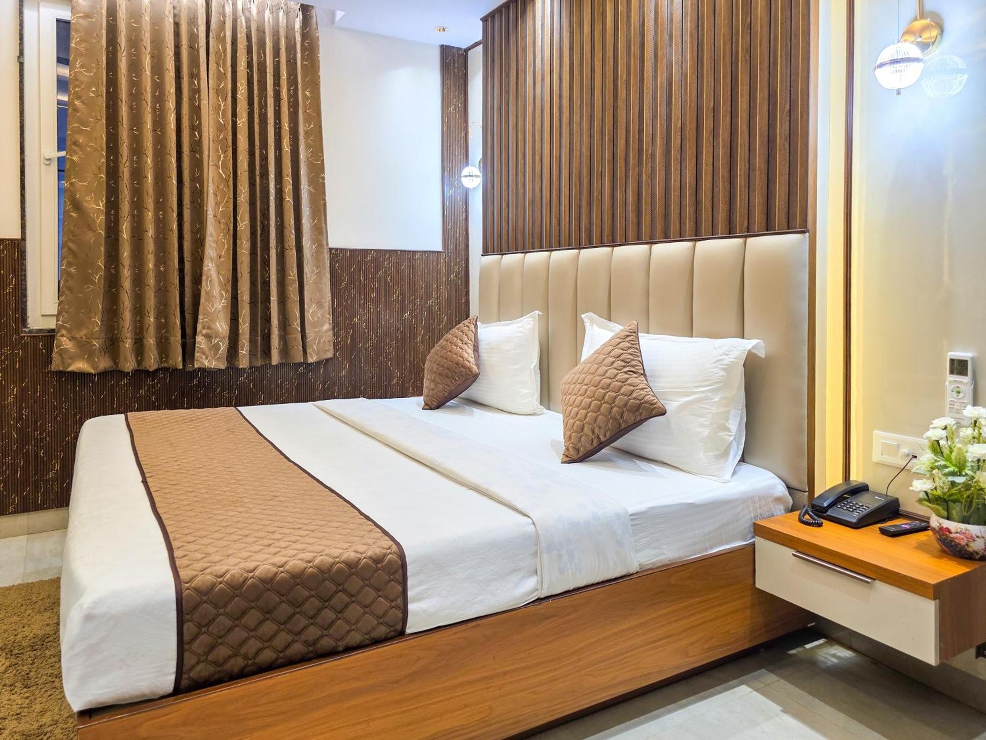 Delhi Delight Premium Bed & Breakfast นิวเดลี ภายนอก รูปภาพ