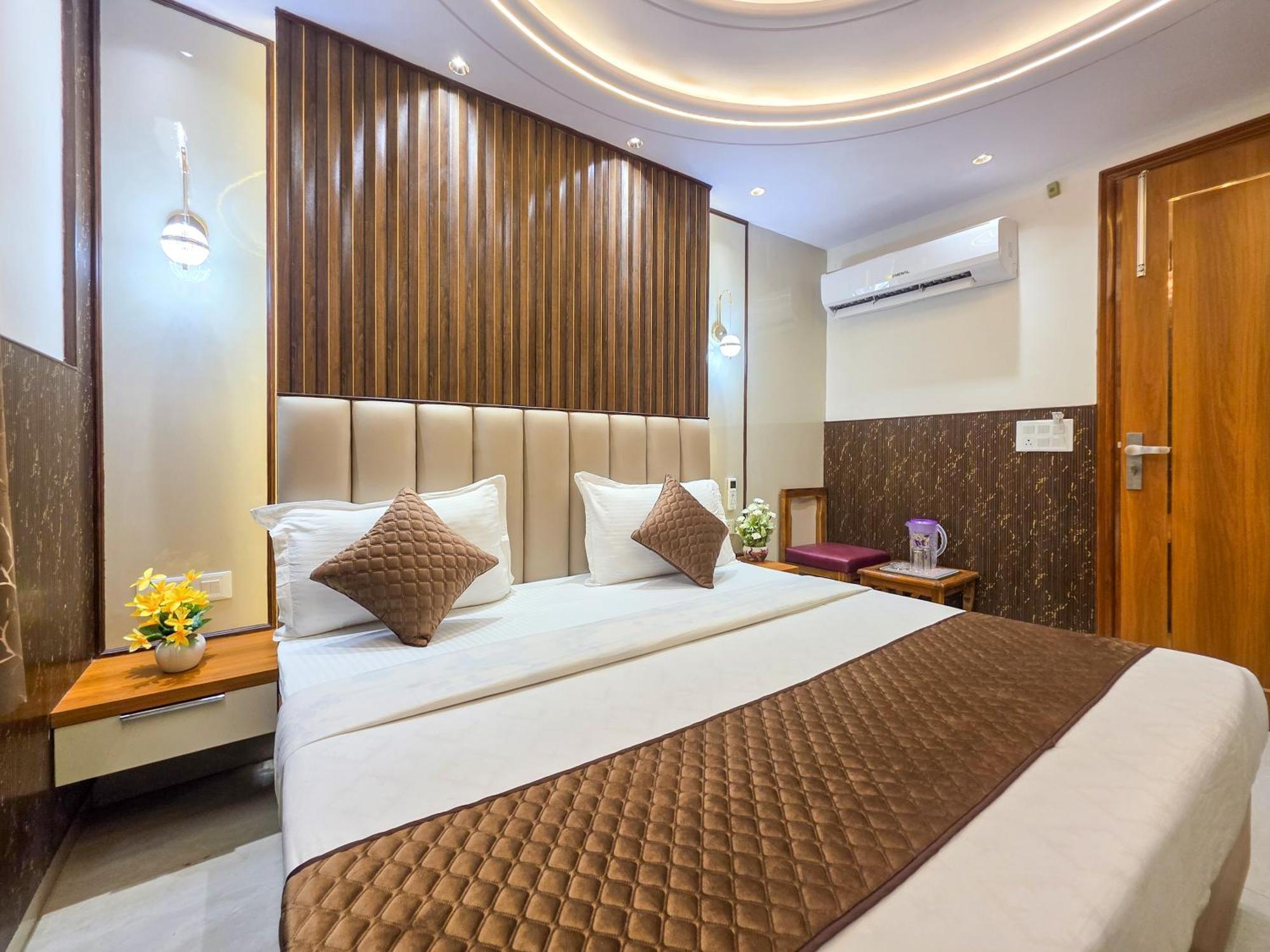 Delhi Delight Premium Bed & Breakfast นิวเดลี ภายนอก รูปภาพ