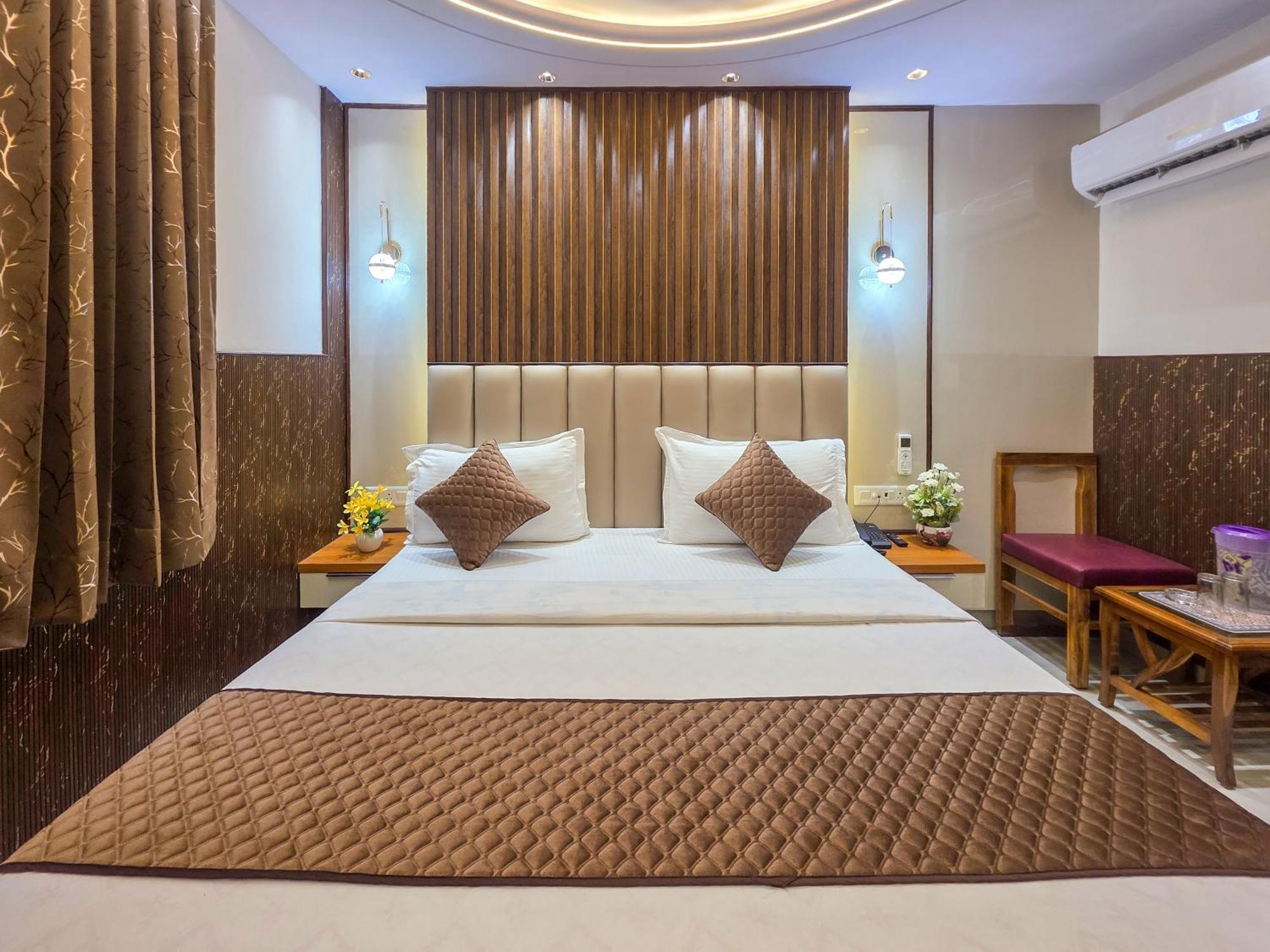 Delhi Delight Premium Bed & Breakfast นิวเดลี ภายนอก รูปภาพ